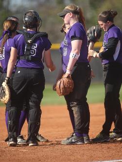 Softball goes 6-0 in record week for program