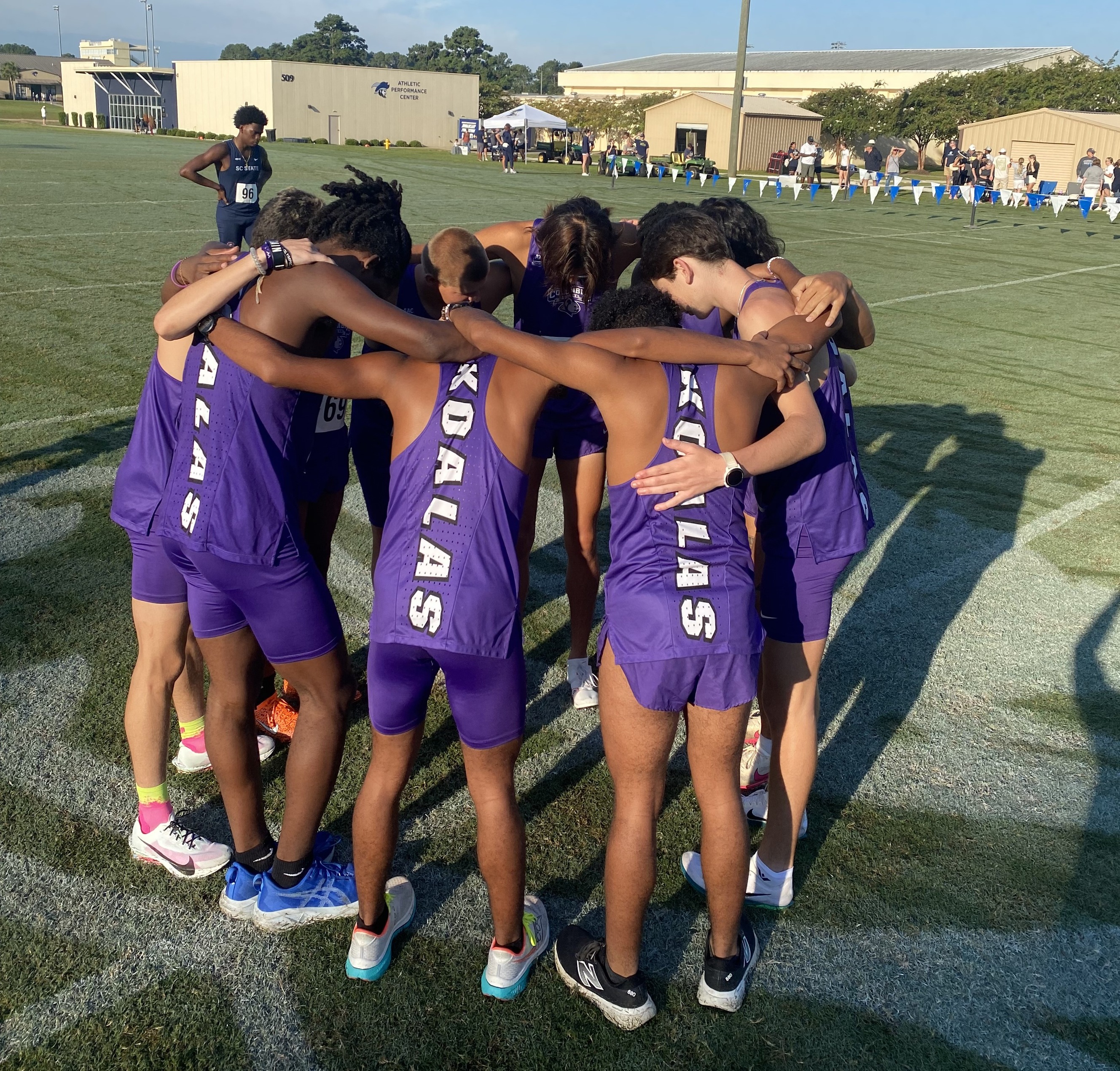 Men's XC Competes in 8K Louisville Classic